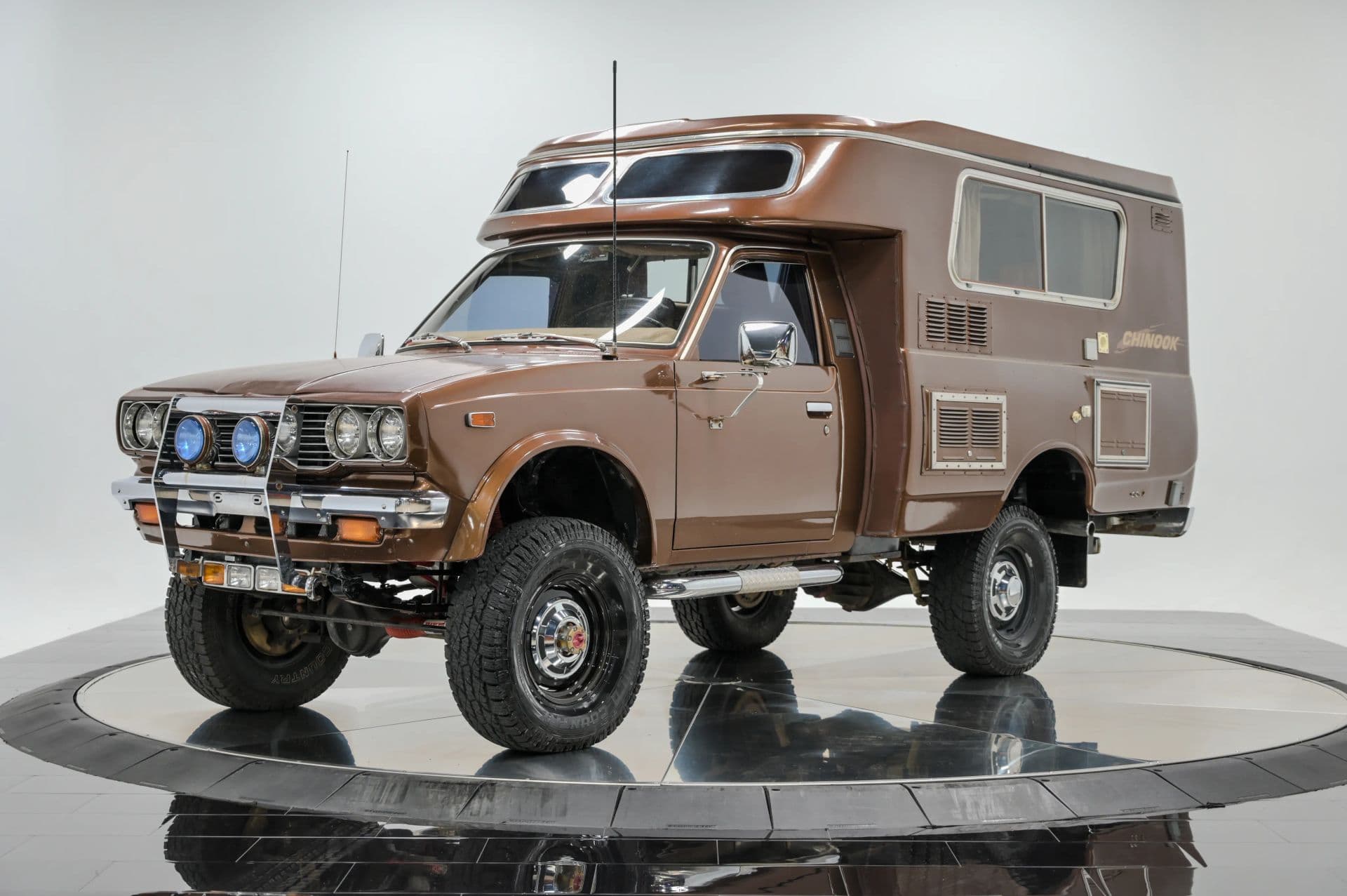 1978 Toyota Chinook - thumbnail 1