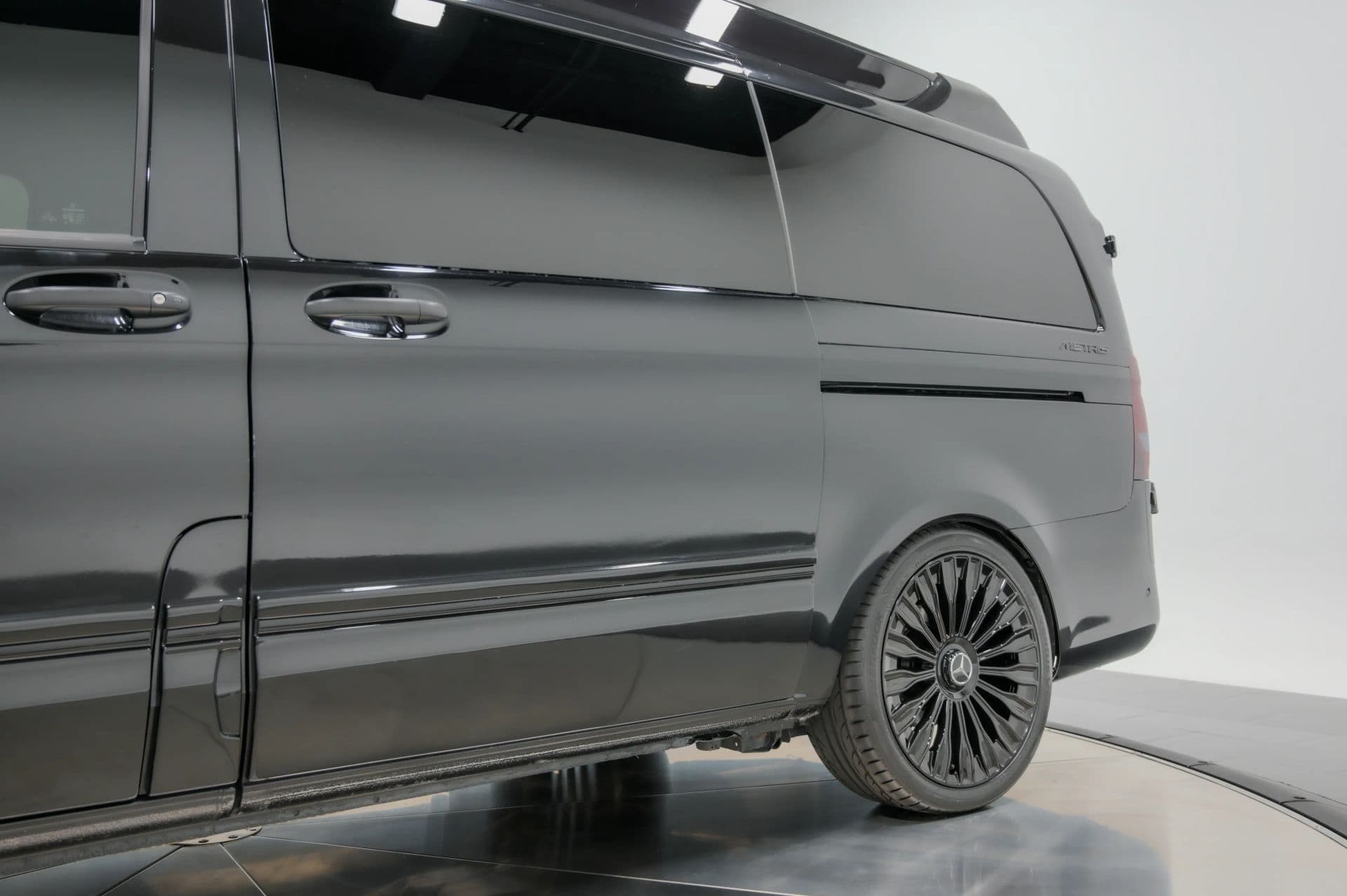 2018 Mercedes-Benz Metris Passenger Van 4D - thumbnail 19
