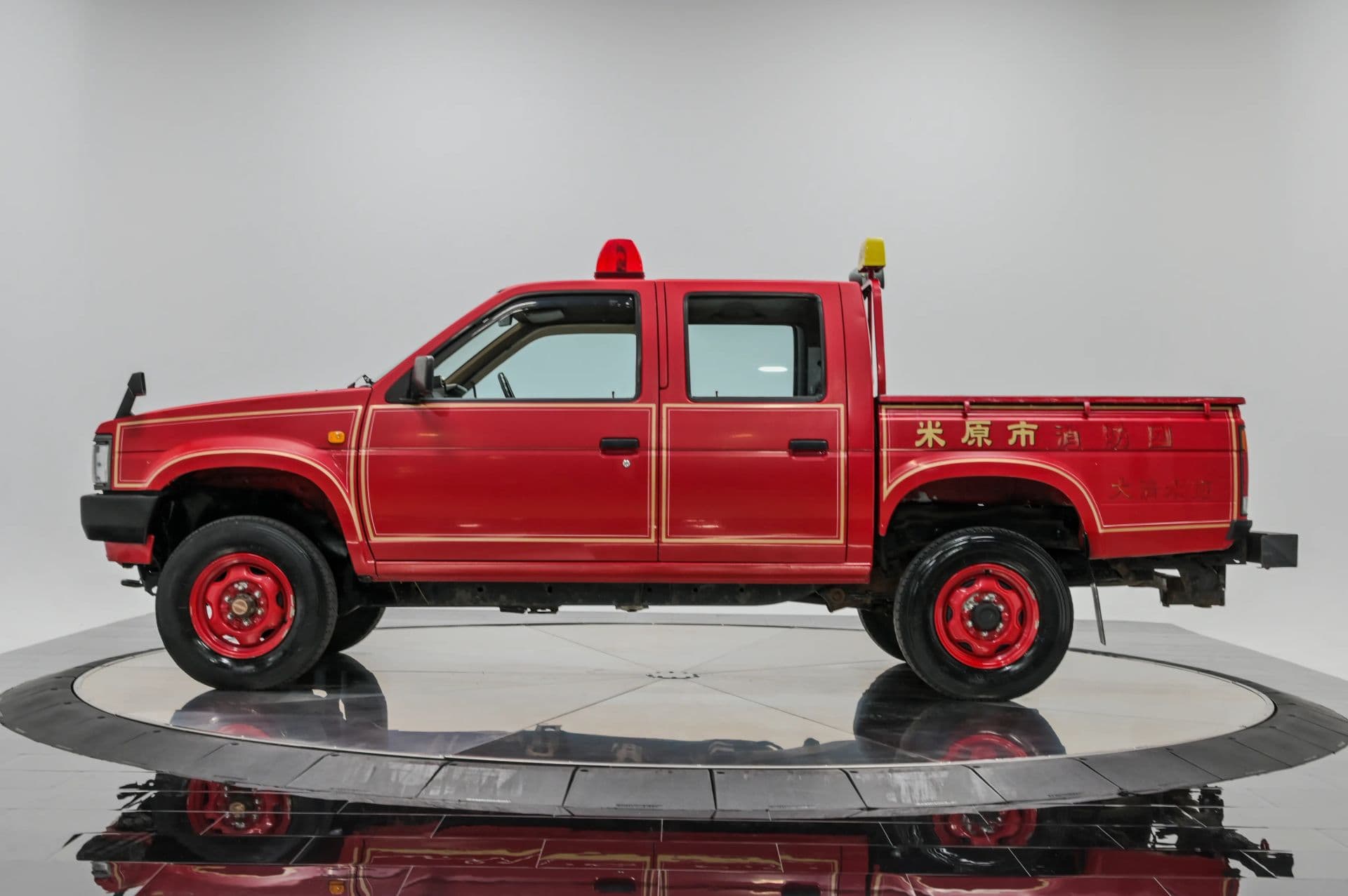 1991 Nissan Datson - thumbnail 3