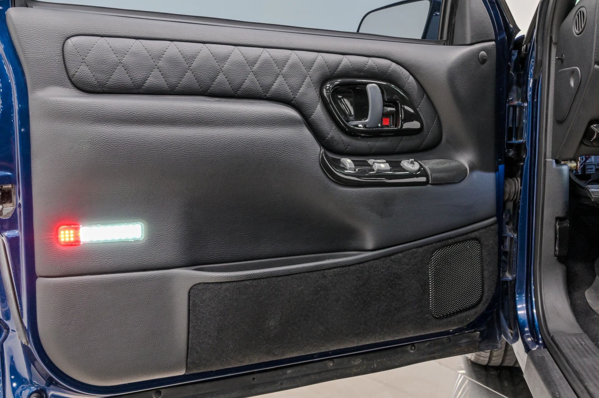 1997 Chevrolet Tahoe Sport Utility 2D - thumbnail 25