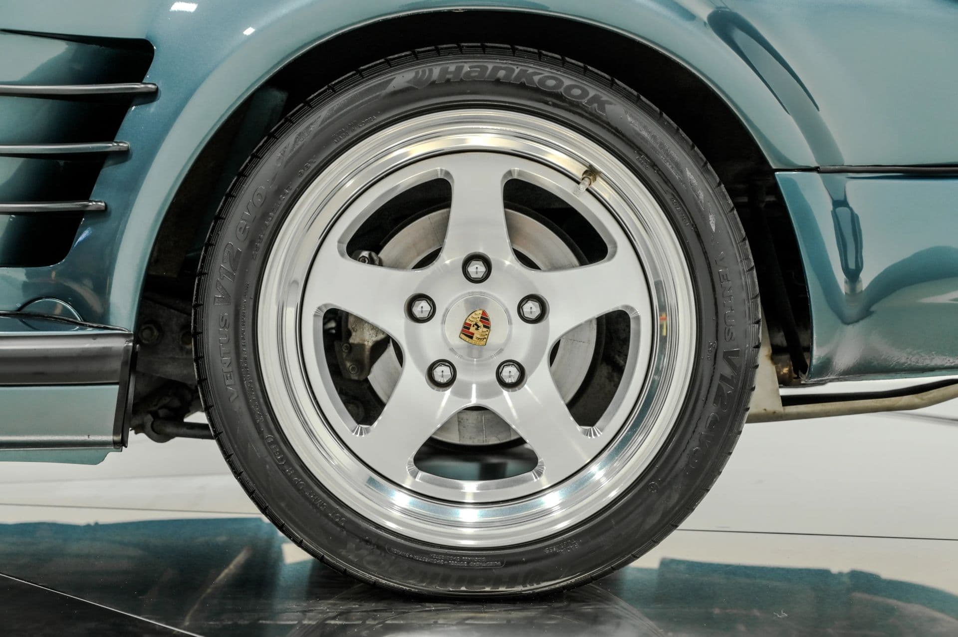 1987 Porsche 911 2D Cabriolet - thumbnail 24