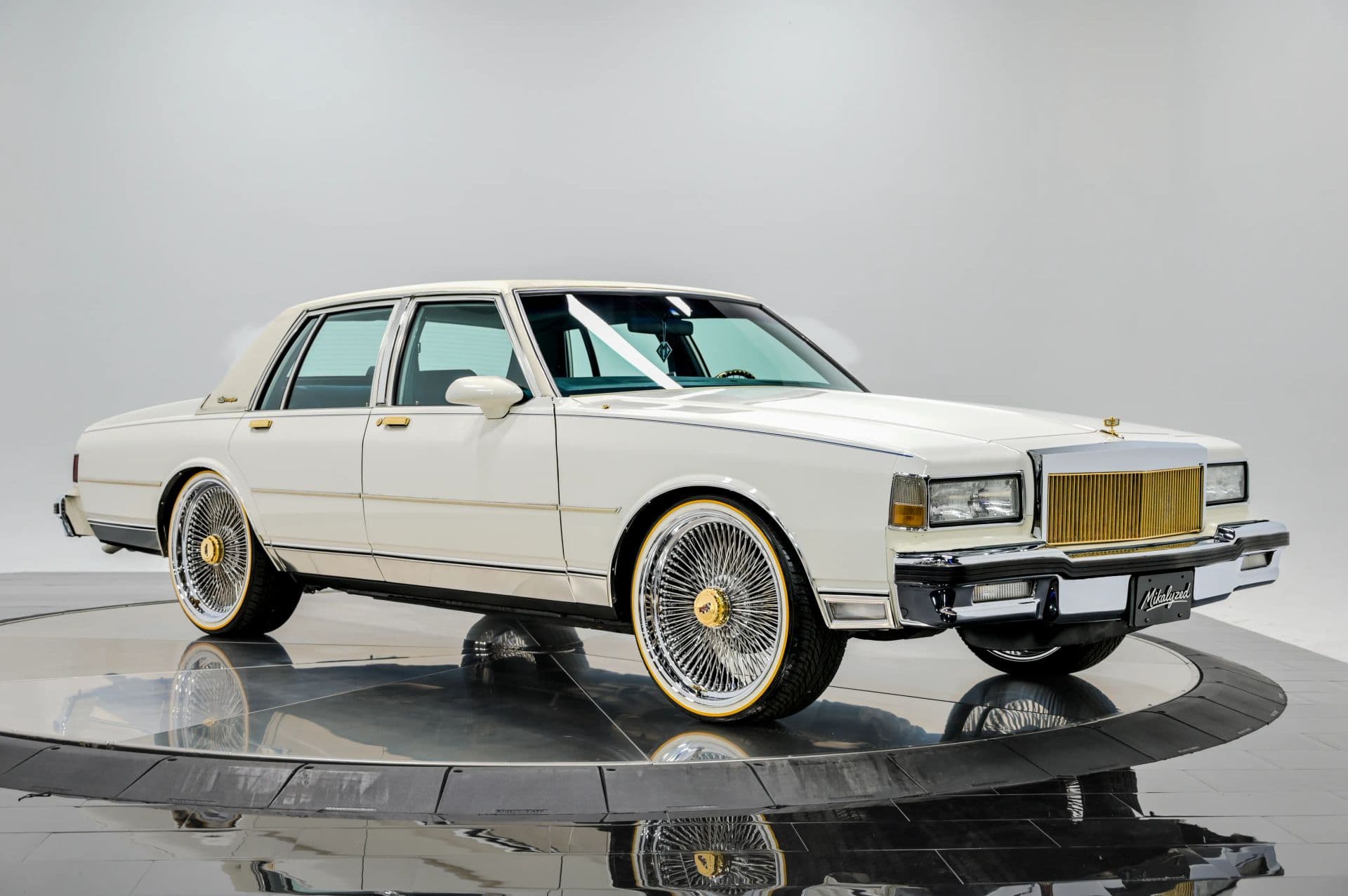 1989 Chevrolet Caprice Classic Brougham 4D Sedan - thumbnail 11