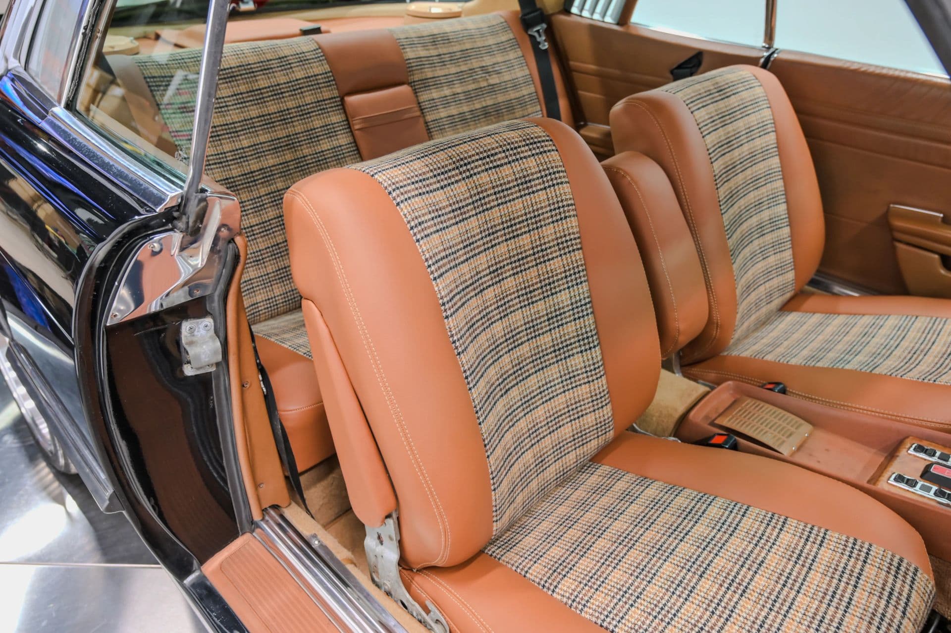 1979 Mercedes SLC - thumbnail 38