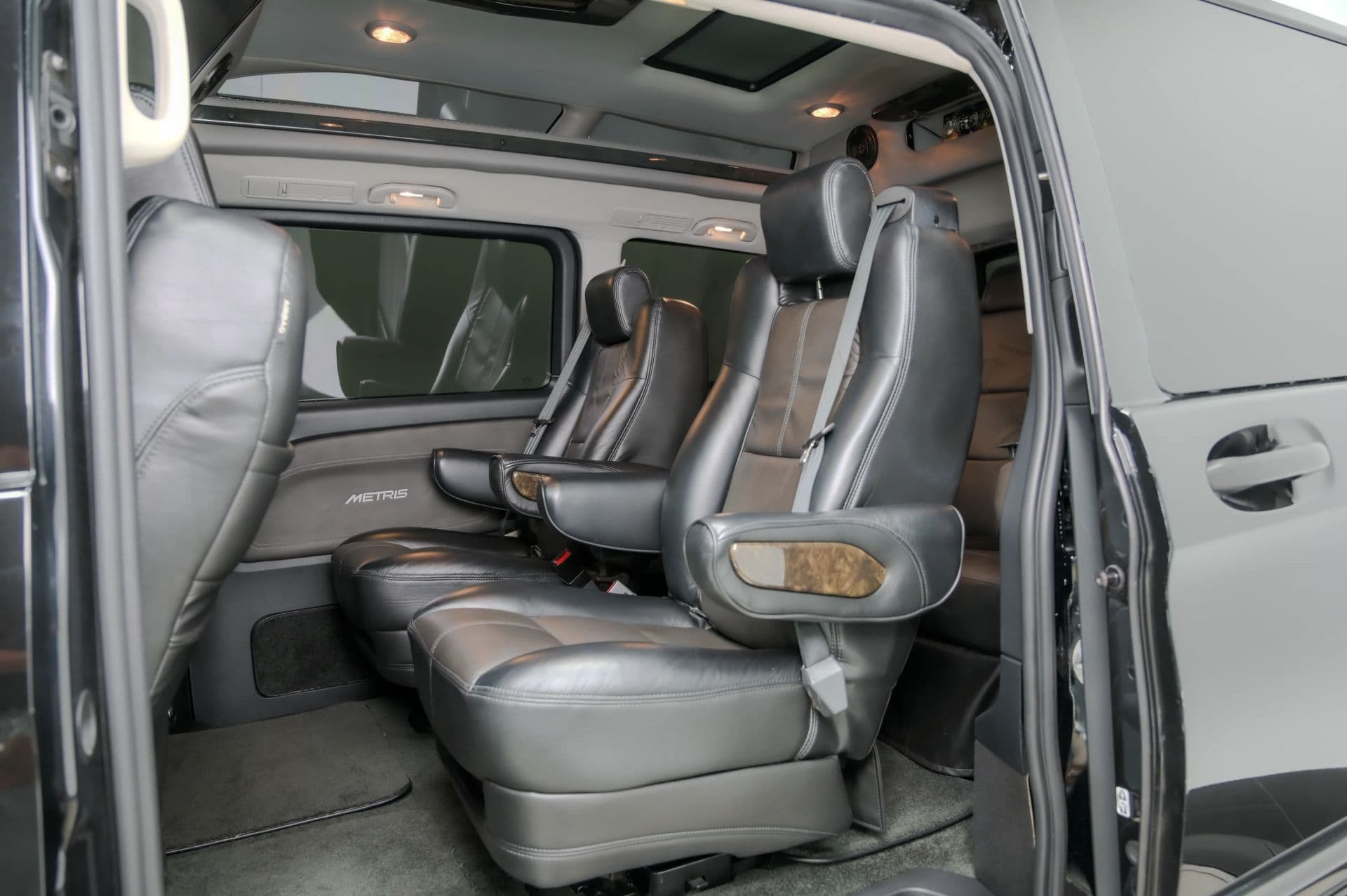 2018 Mercedes-Benz Metris Passenger Van 4D - thumbnail 25
