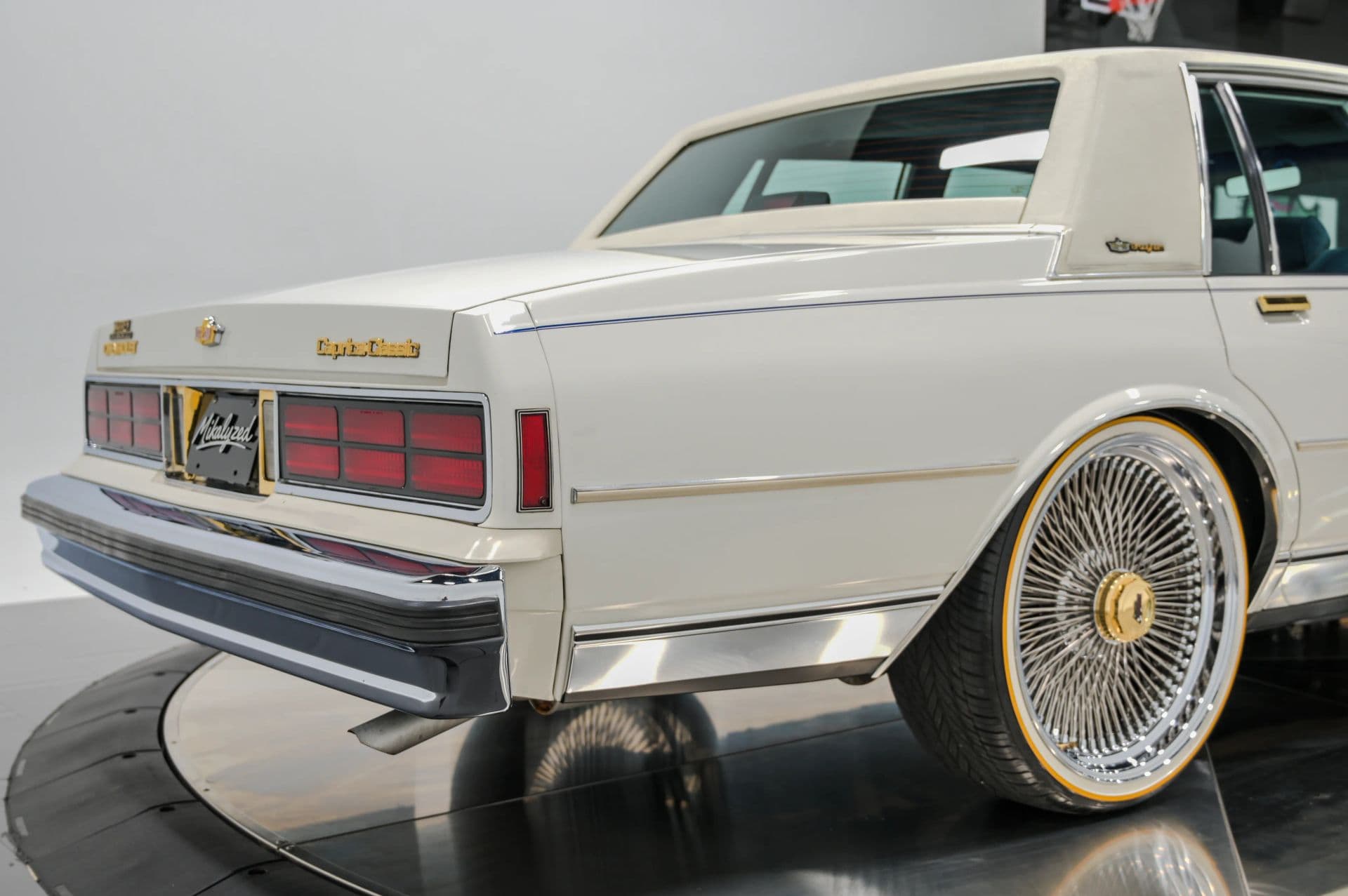 1989 Chevrolet Caprice Classic Brougham 4D Sedan - thumbnail 22
