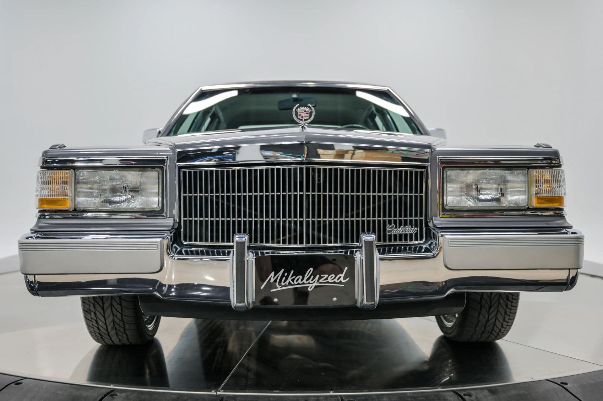 1991 Cadillac Brougham 4D Sedan RWD - thumbnail 16