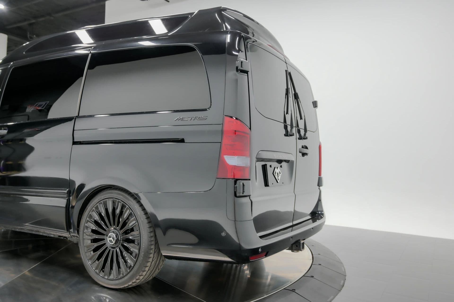 2018 Mercedes-Benz Metris Passenger Van 4D - thumbnail 22