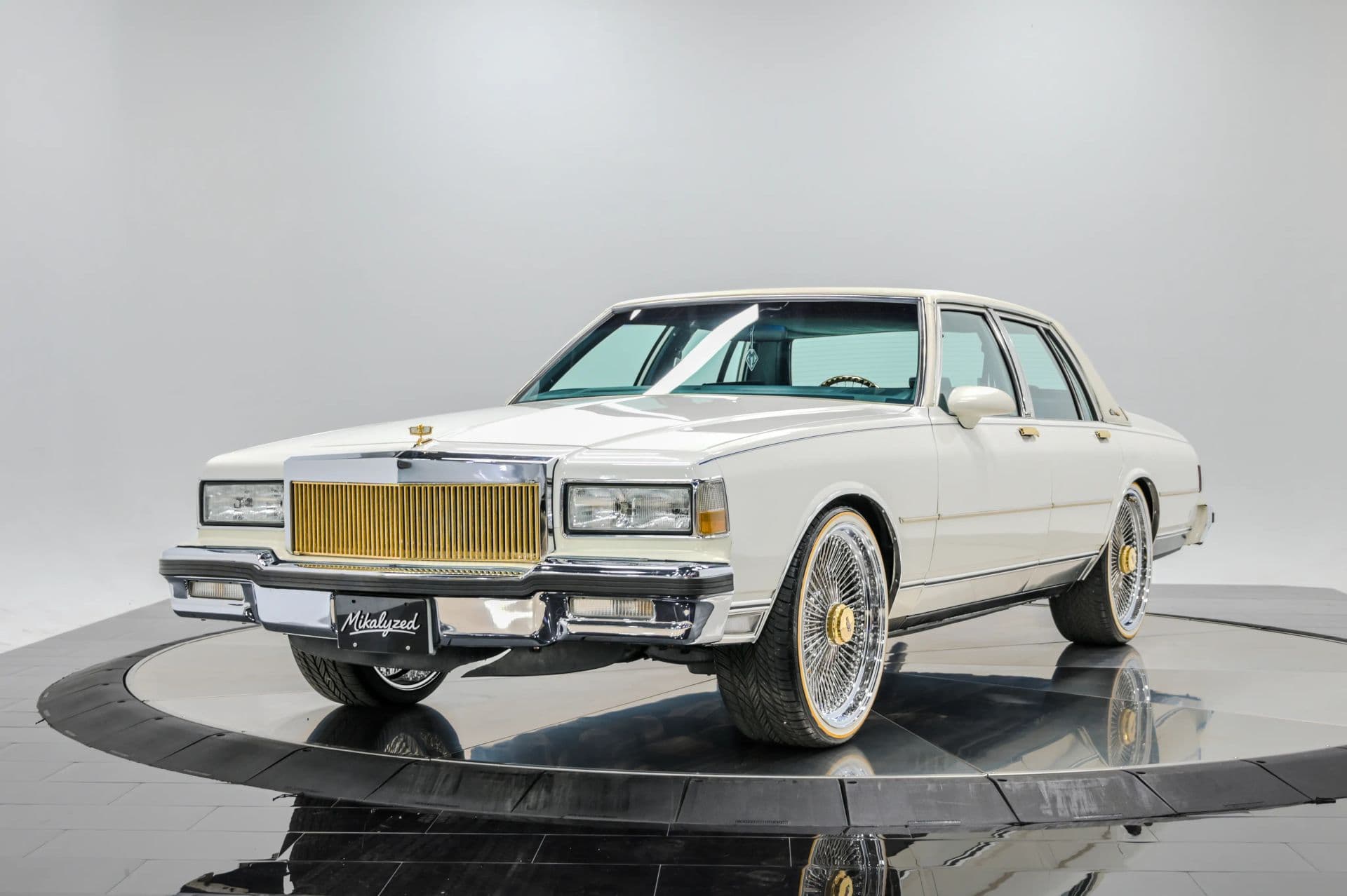1989 Chevrolet Caprice Classic Brougham 4D Sedan - thumbnail 12