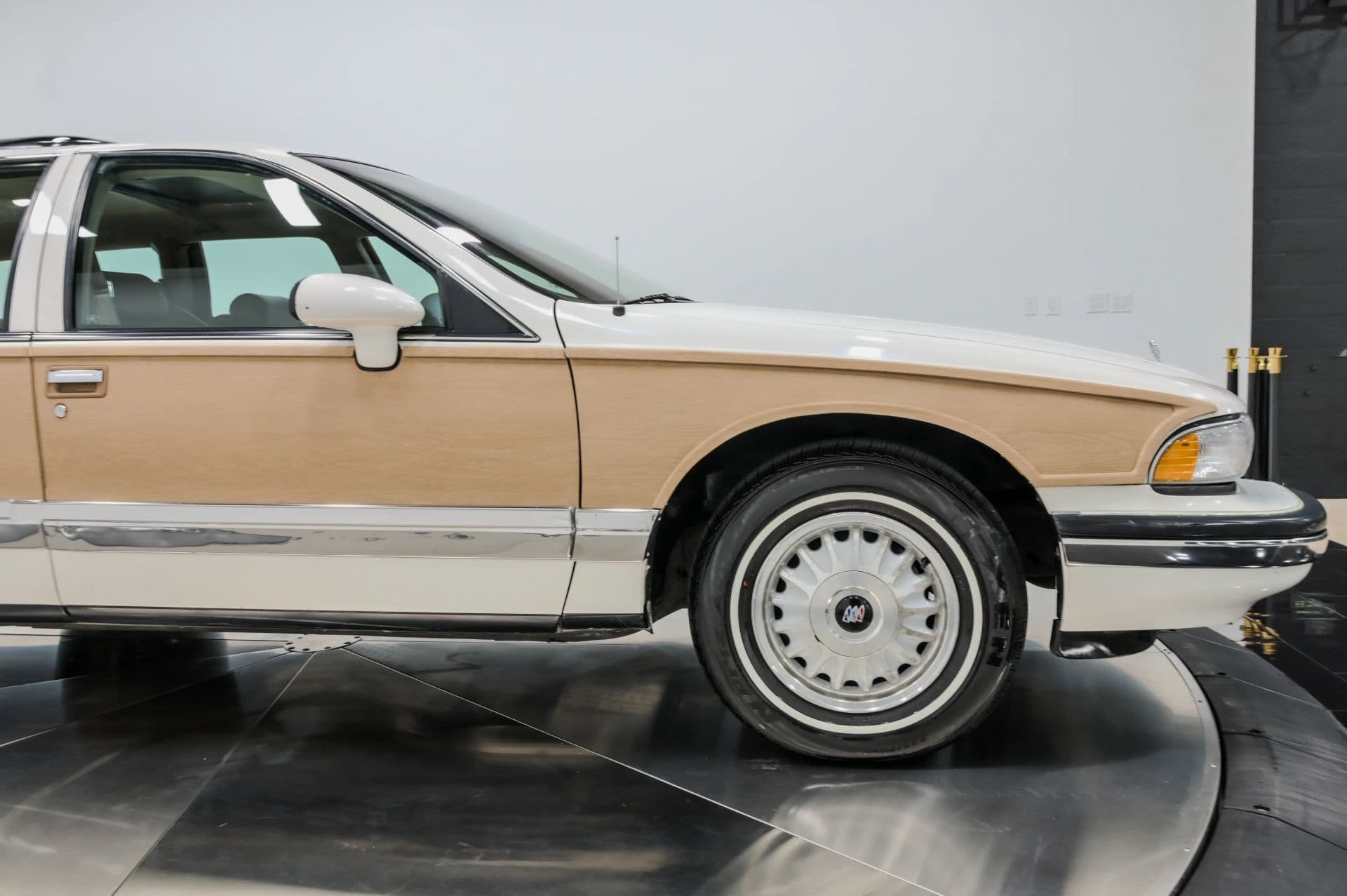 1993 Buick Roadmaster Estate Wagon 4D - thumbnail 24