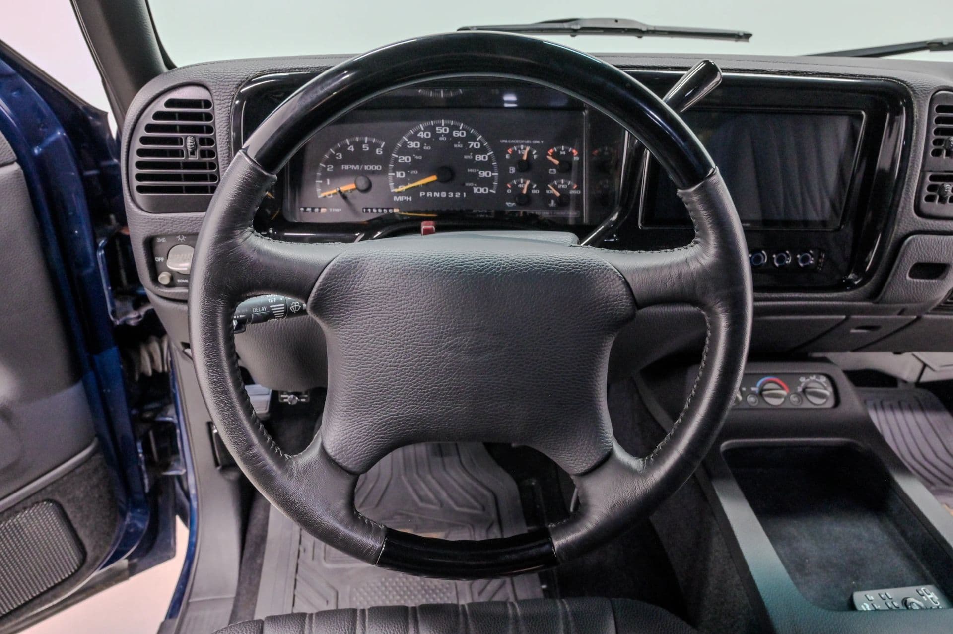 1997 Chevrolet Tahoe Sport Utility 2D - thumbnail 33