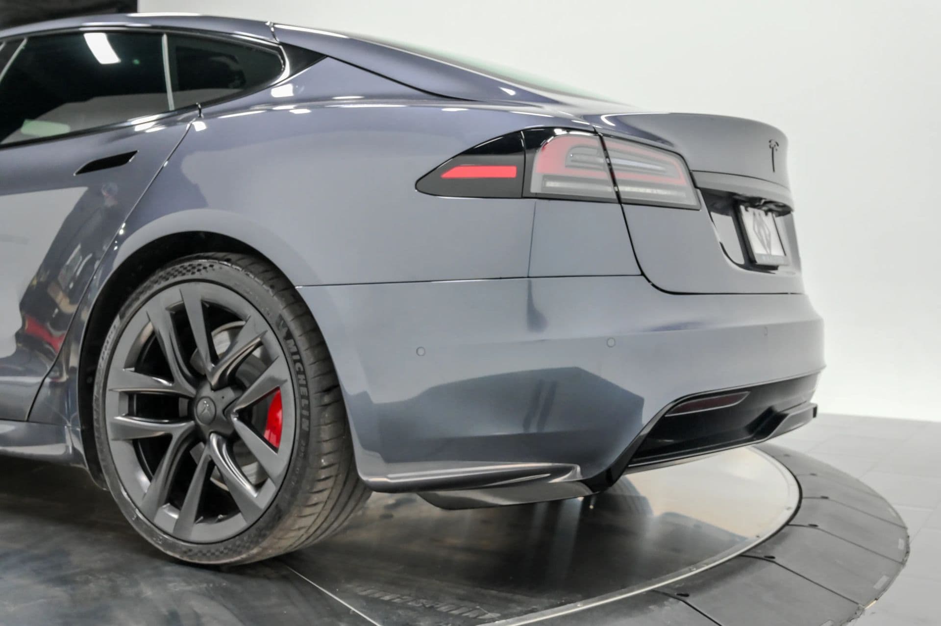 2022 Tesla Model S Plaid Sedan 4D - thumbnail 23