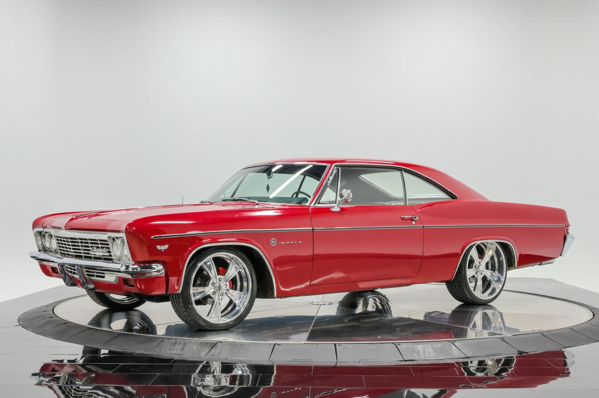 1966 Chevrolet Impala S - thumbnail 2