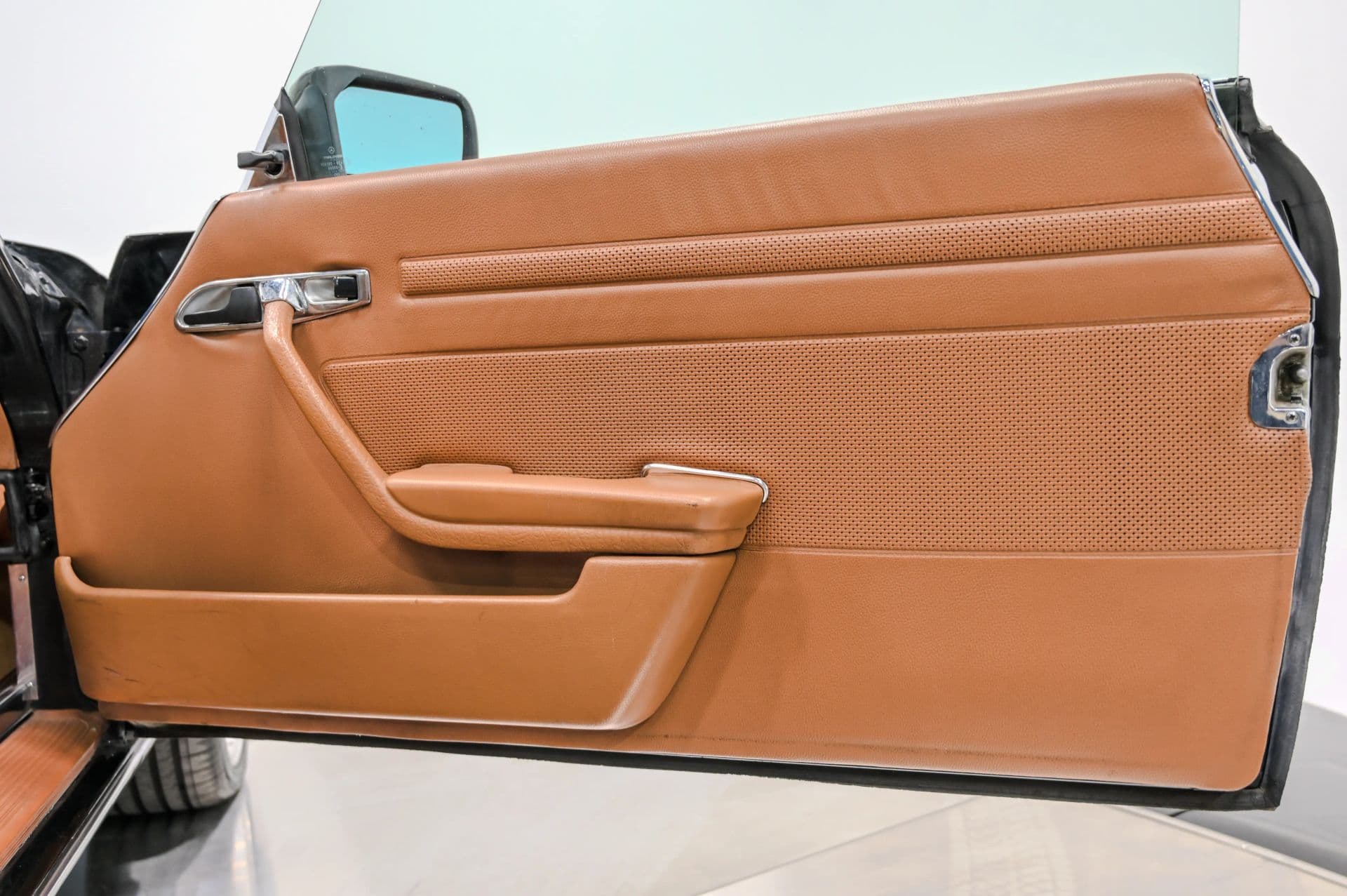 1979 Mercedes SLC - thumbnail 34