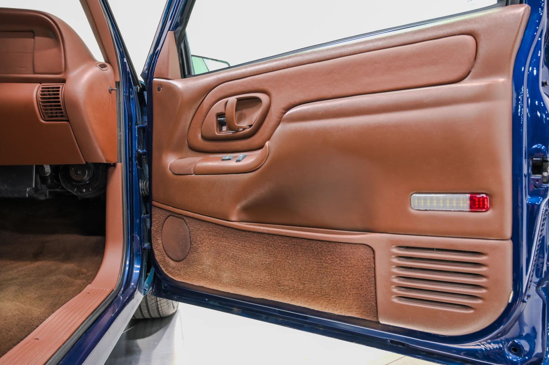 1994 Chevrolet 1500 Regular Cab Short Bed - thumbnail 38