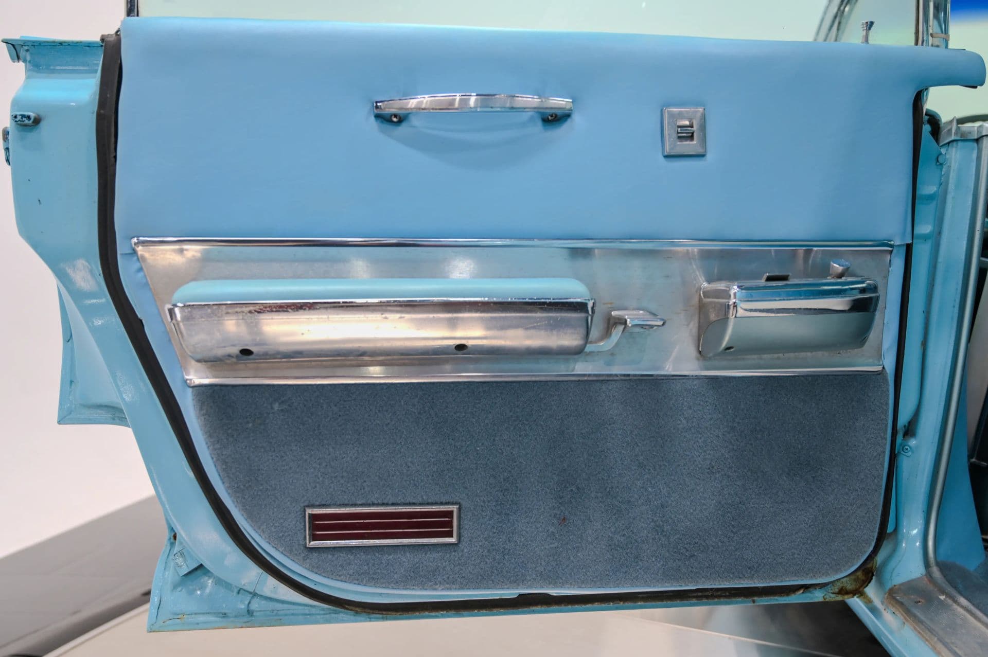 1961 Cadillac Coupe de Ville Coupe - thumbnail 30