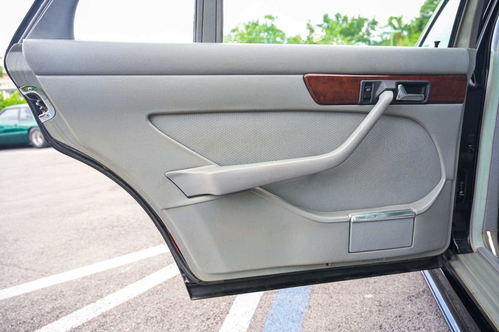 1985 Mercedes-Benz 500 Series SEL 4D Sedan - thumbnail 13