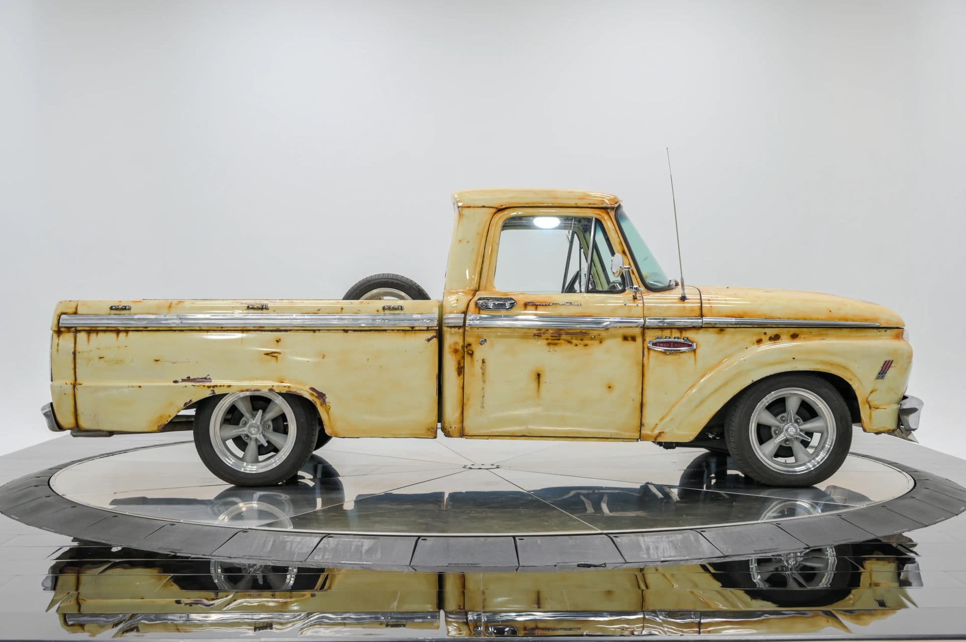 1966 Ford F100 - thumbnail 8