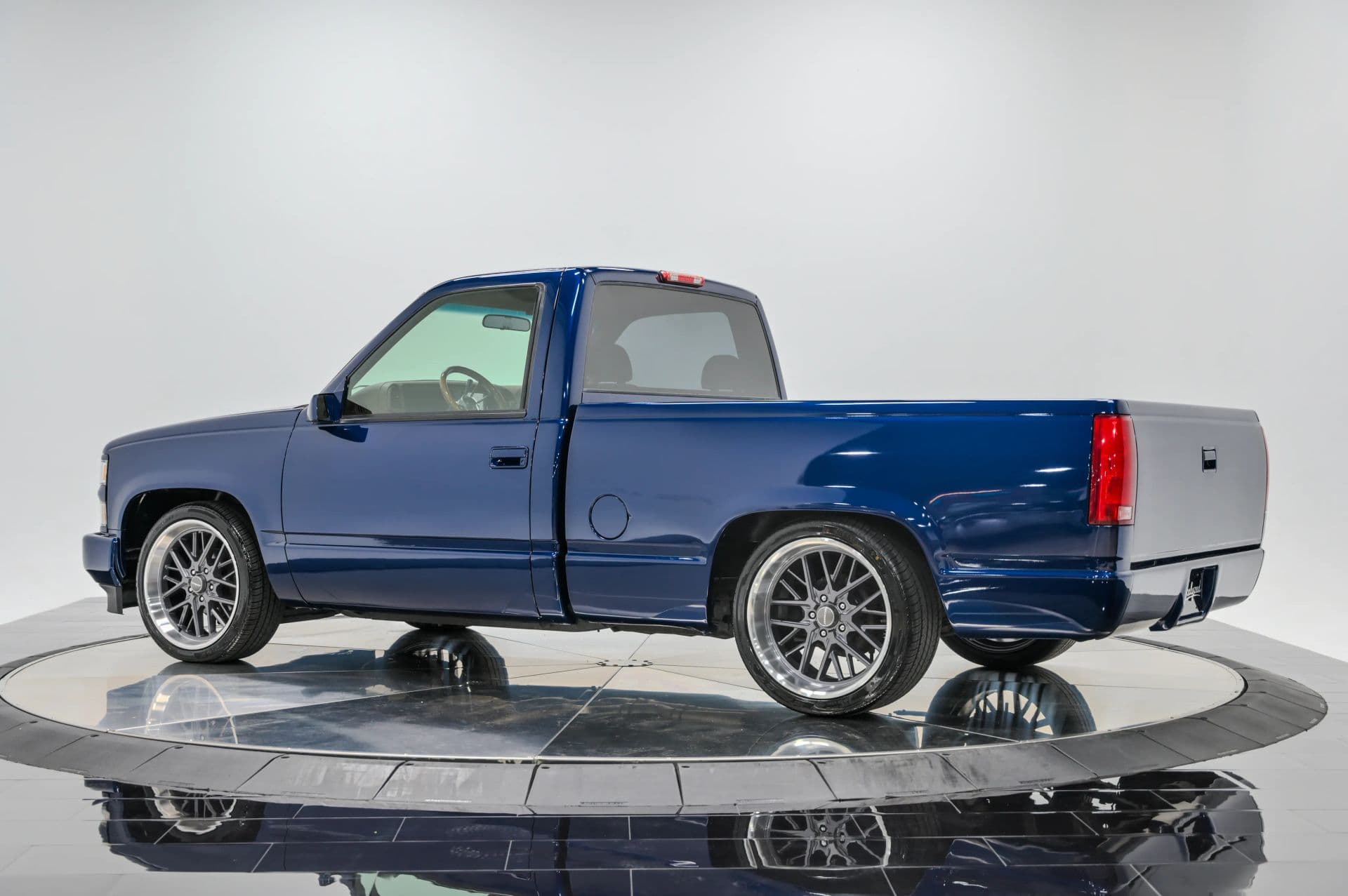 1994 Chevrolet 1500 Regular Cab Short Bed - thumbnail 3