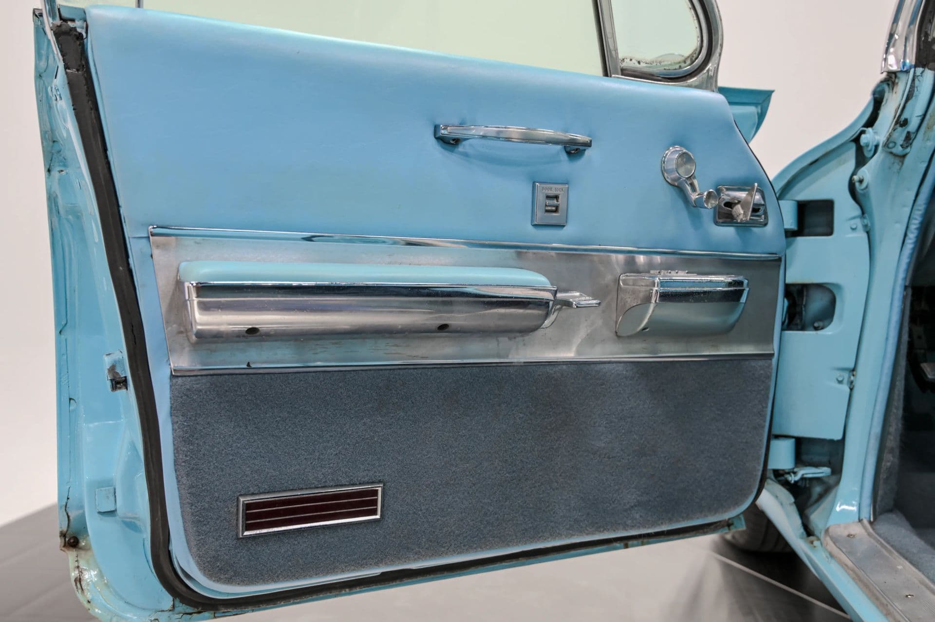 1961 Cadillac Coupe de Ville Coupe - thumbnail 27