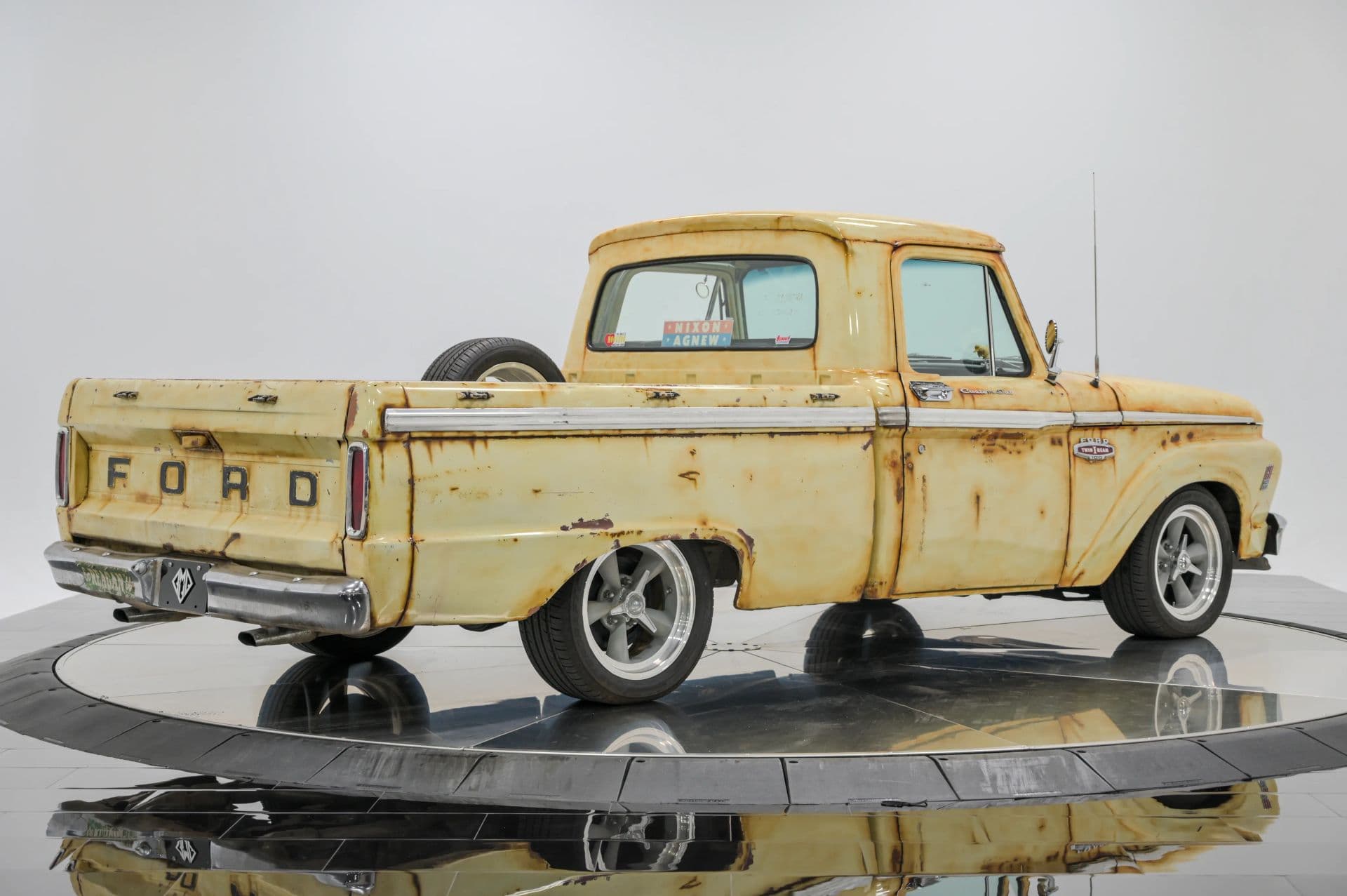1966 Ford F100 - thumbnail 7