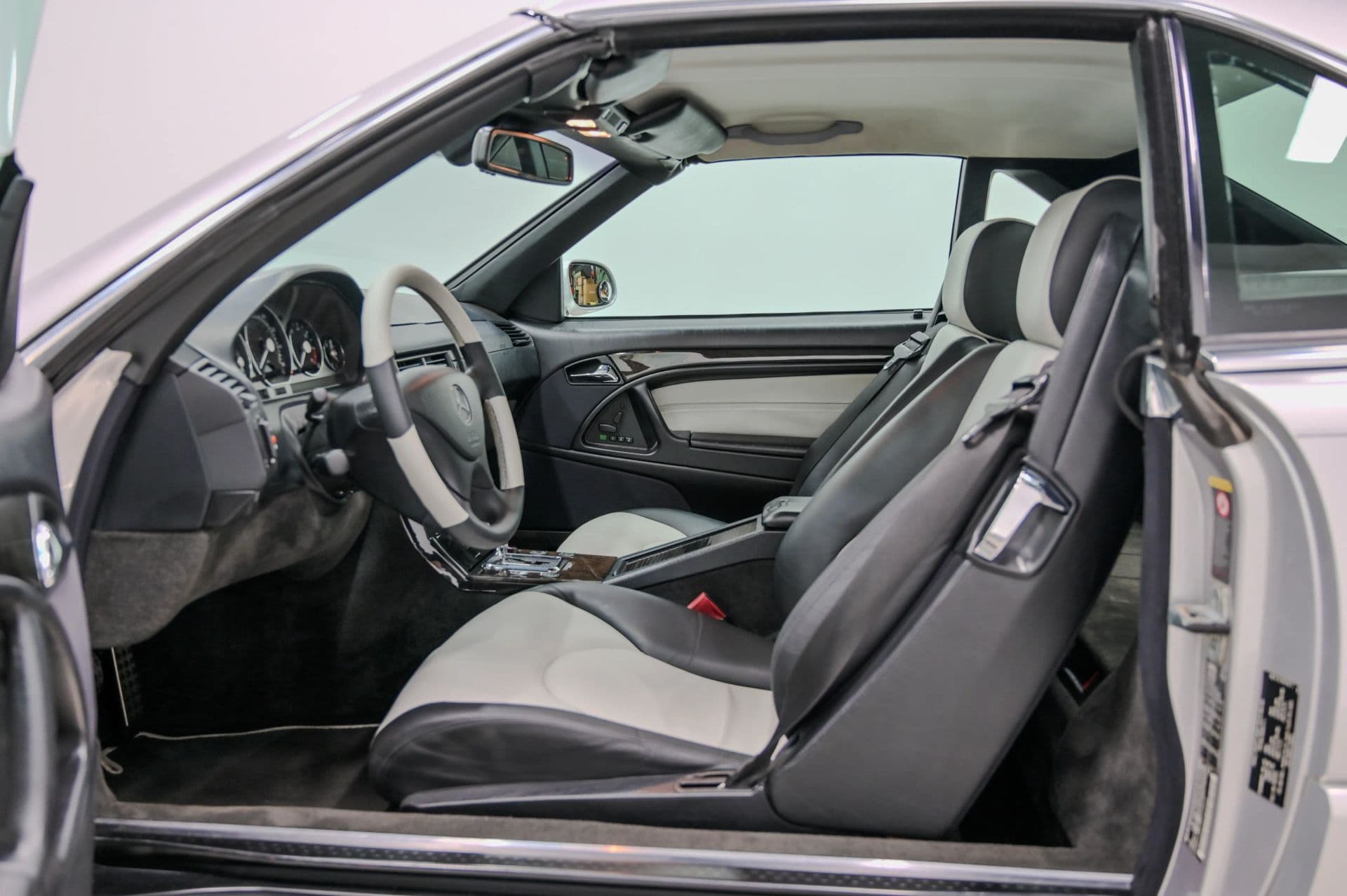 2002 Mercedes-Benz SL-Class SL 500 Roadster 2D - thumbnail 32