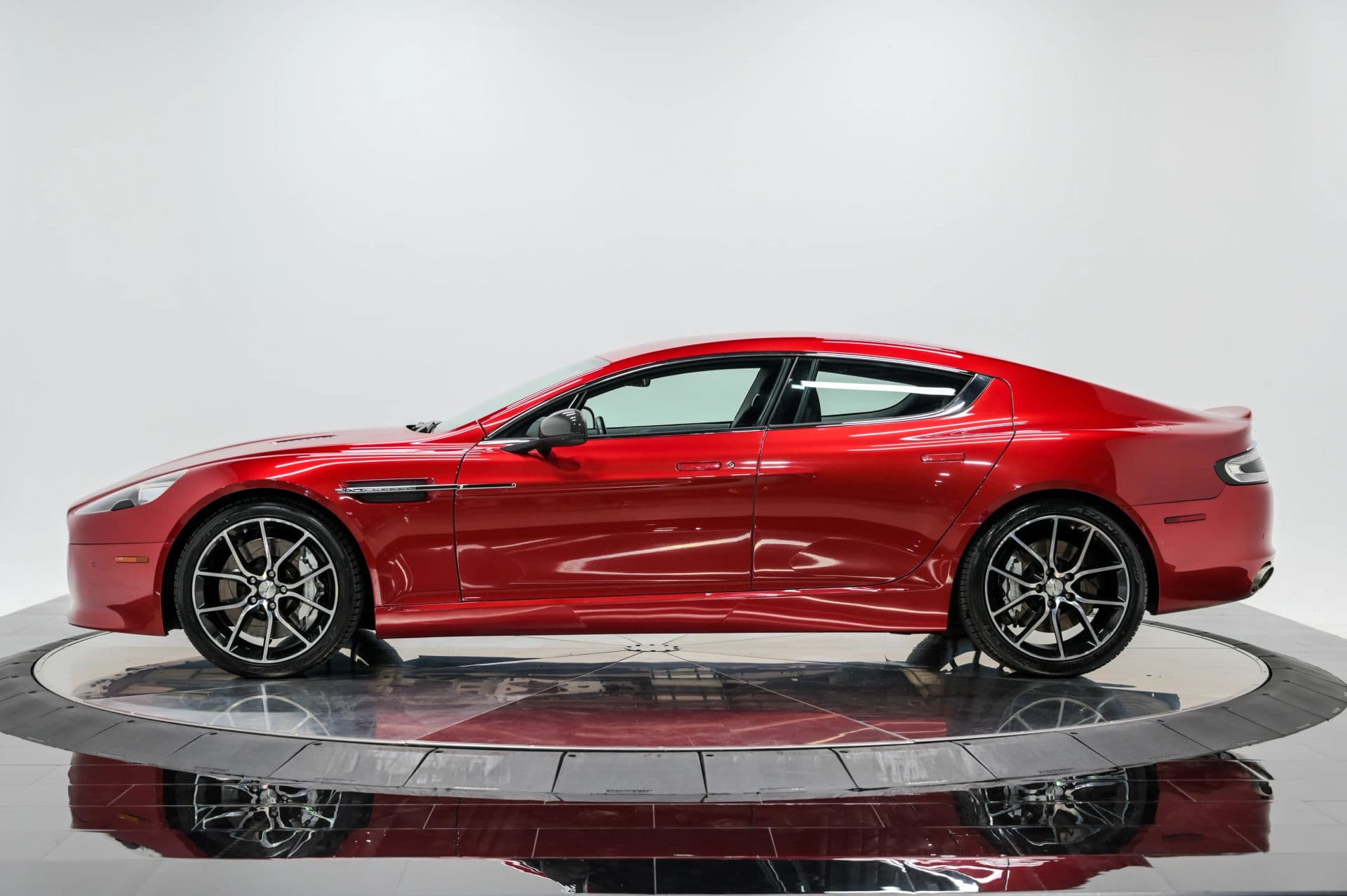 2014 Aston Martin Rapide S Sedan 4D - thumbnail 2