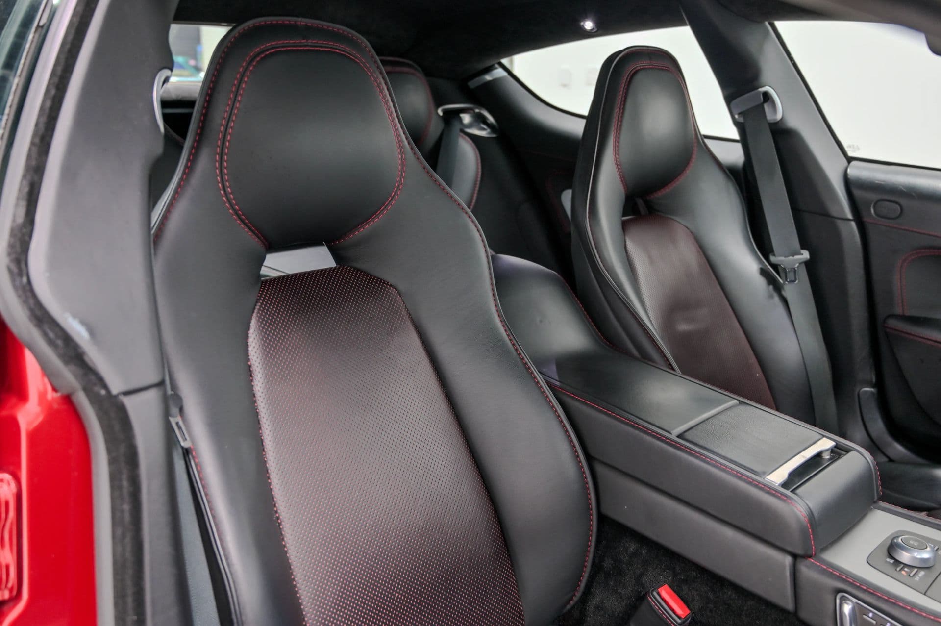 2014 Aston Martin Rapide S Sedan 4D - thumbnail 38