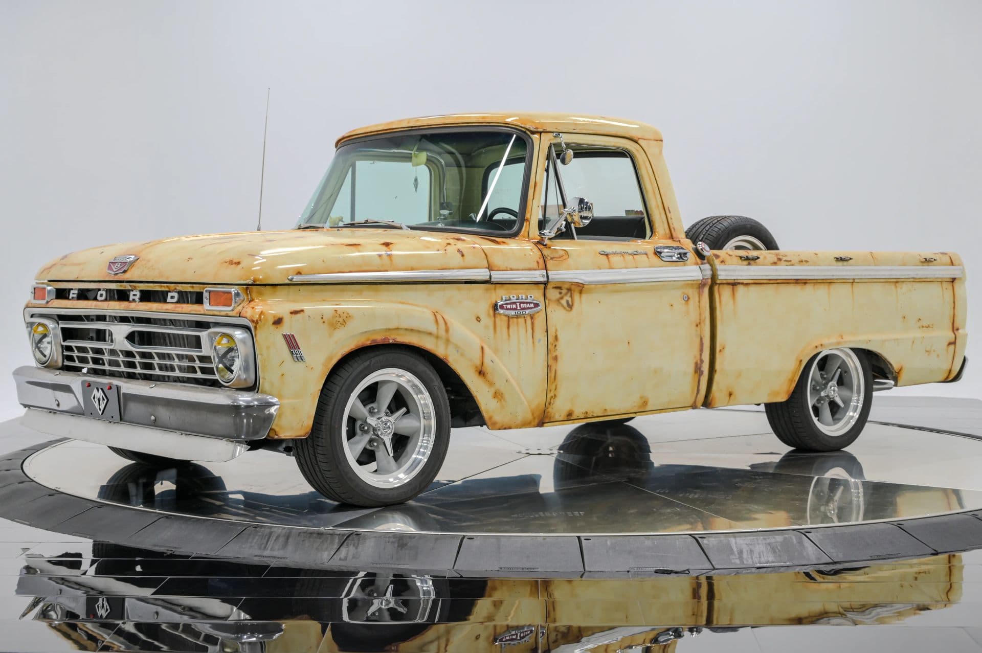 1966 Ford F100 - thumbnail 1