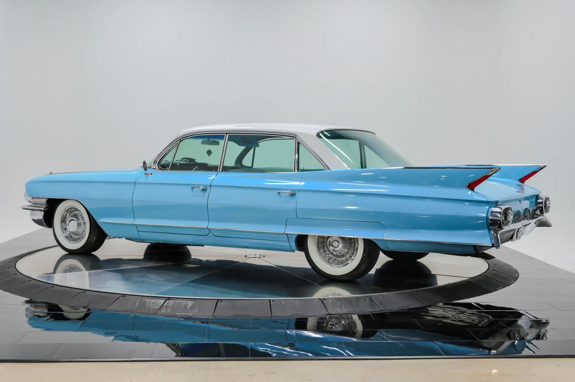 1961 Cadillac Coupe de Ville Coupe - thumbnail 3