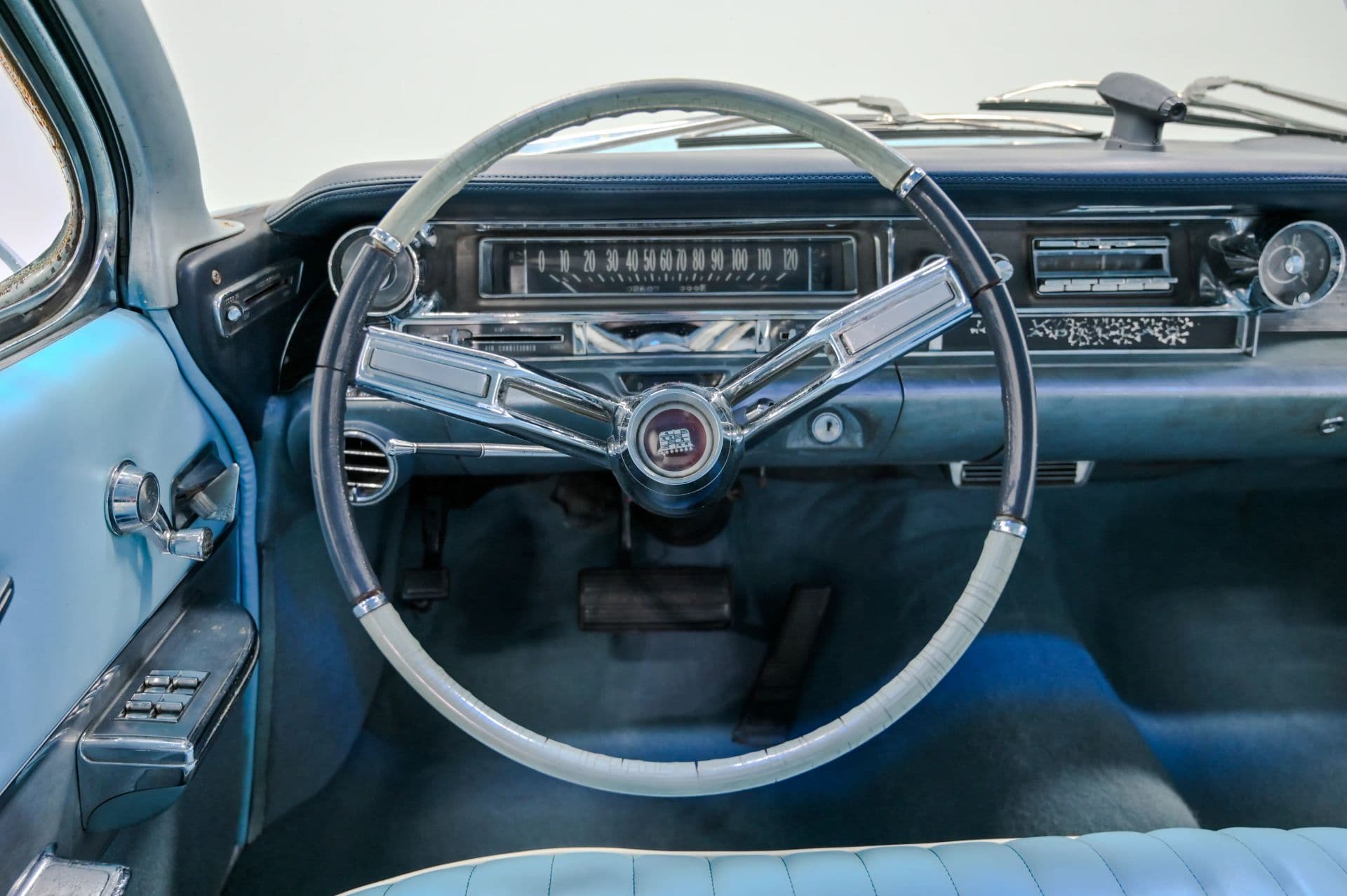 1961 Cadillac Coupe de Ville Coupe - thumbnail 34