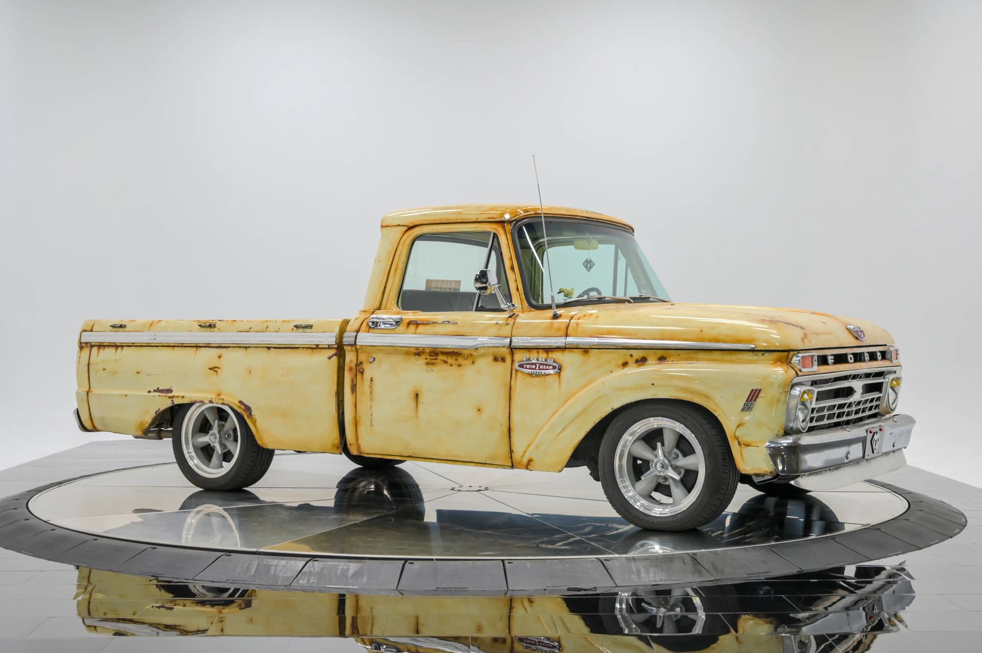 1966 Ford F100 - thumbnail 9