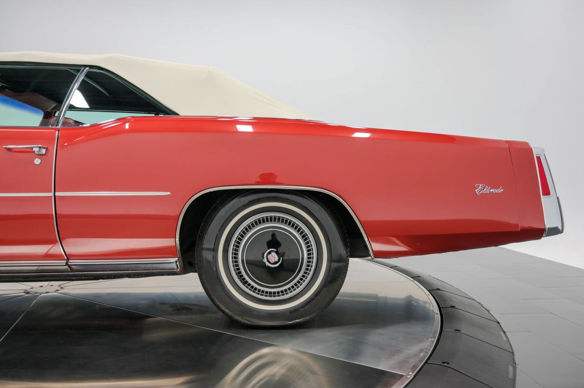 1976 Cadillac Eldorado - thumbnail 23