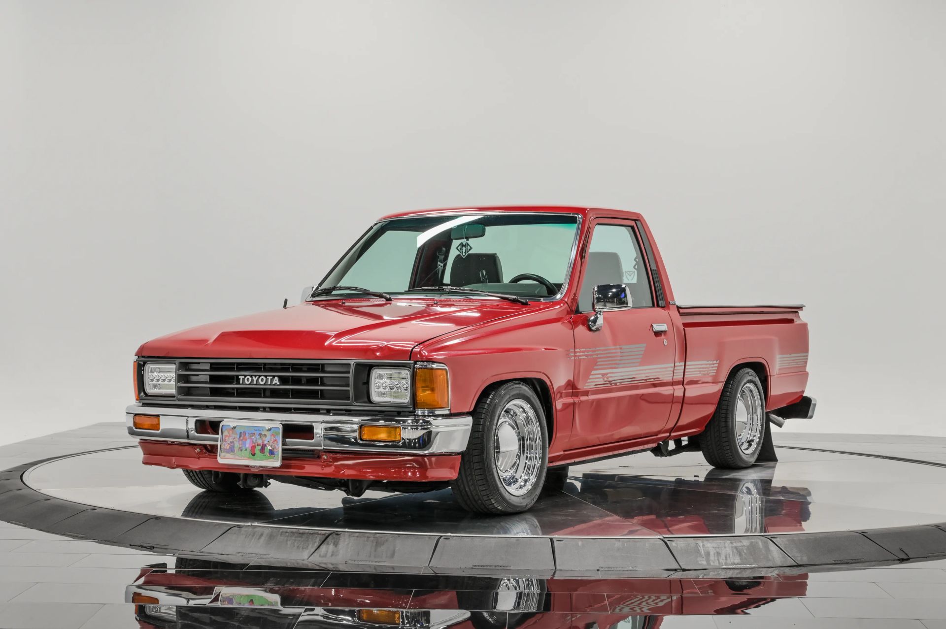1987 Toyota Pickup Base Short Bed - photo 1 of 40