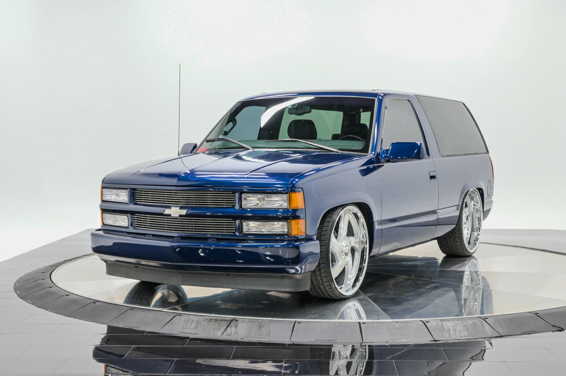 1997 Chevrolet Tahoe Sport Utility 2D - photo 1 of 38