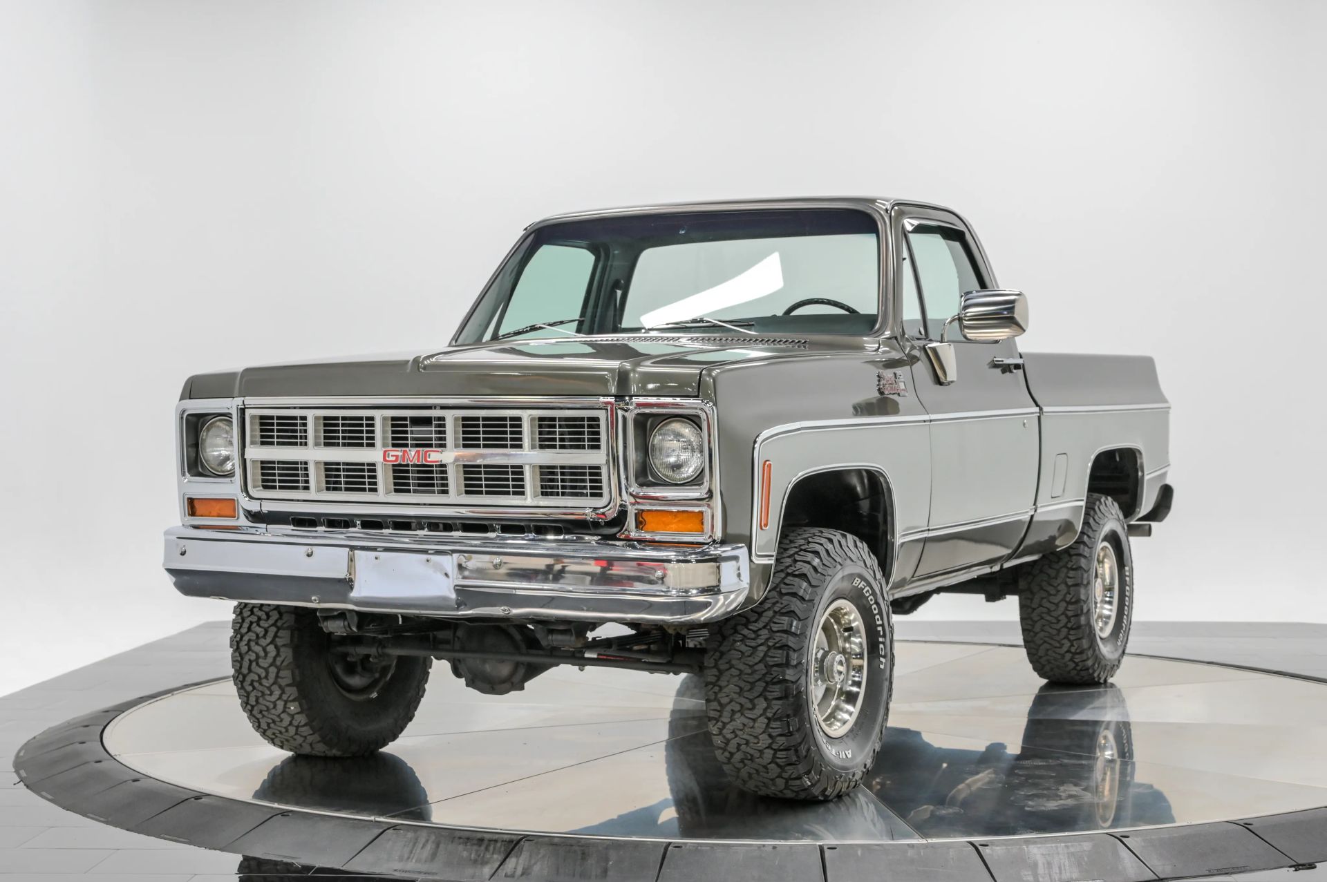 1979 GMC Sierra Grande Pick Up - photo 1 of 44
