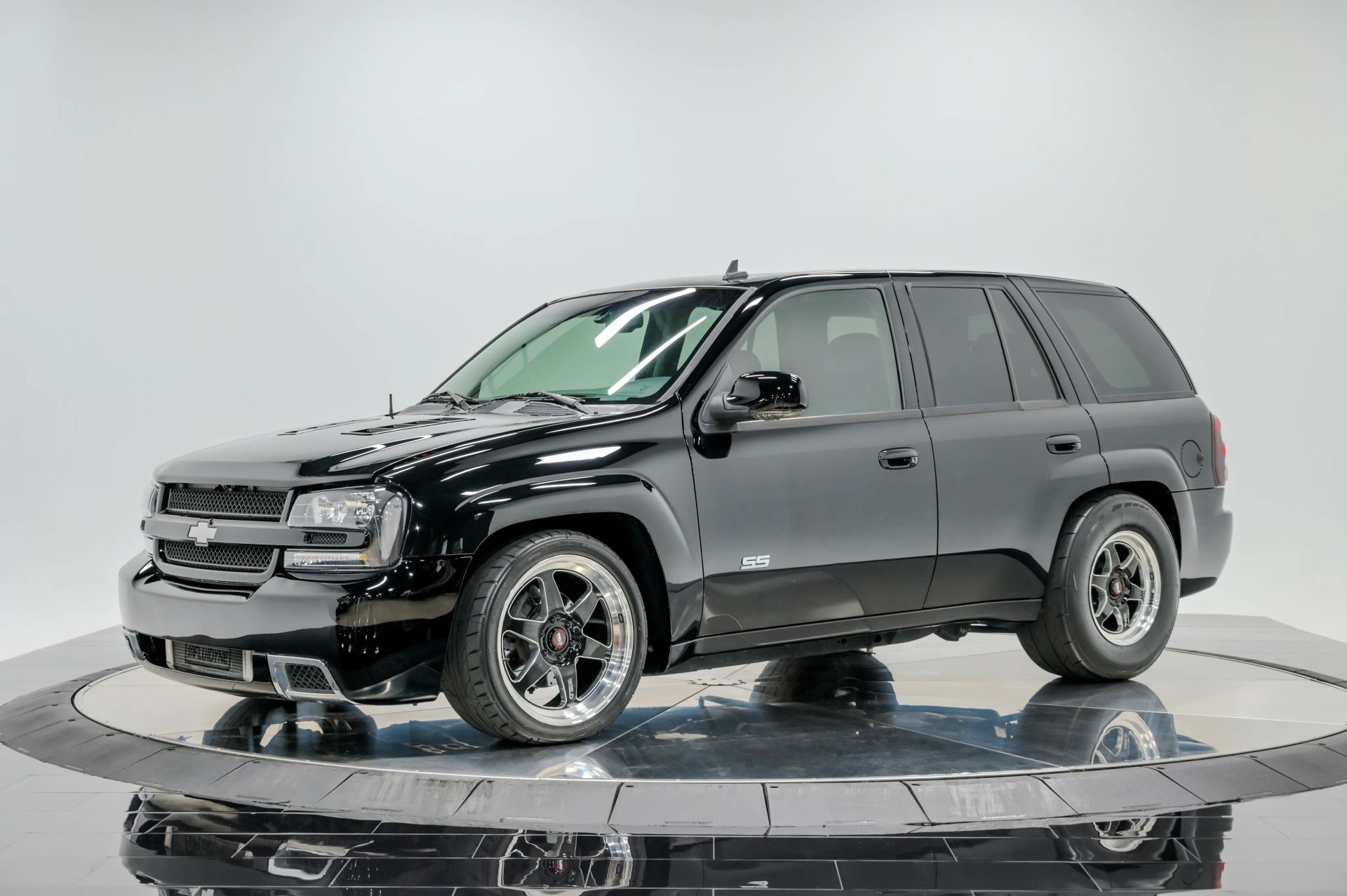 2007 Chevrolet Trailblazer SS Sport Utility 4D - photo 1 of 46