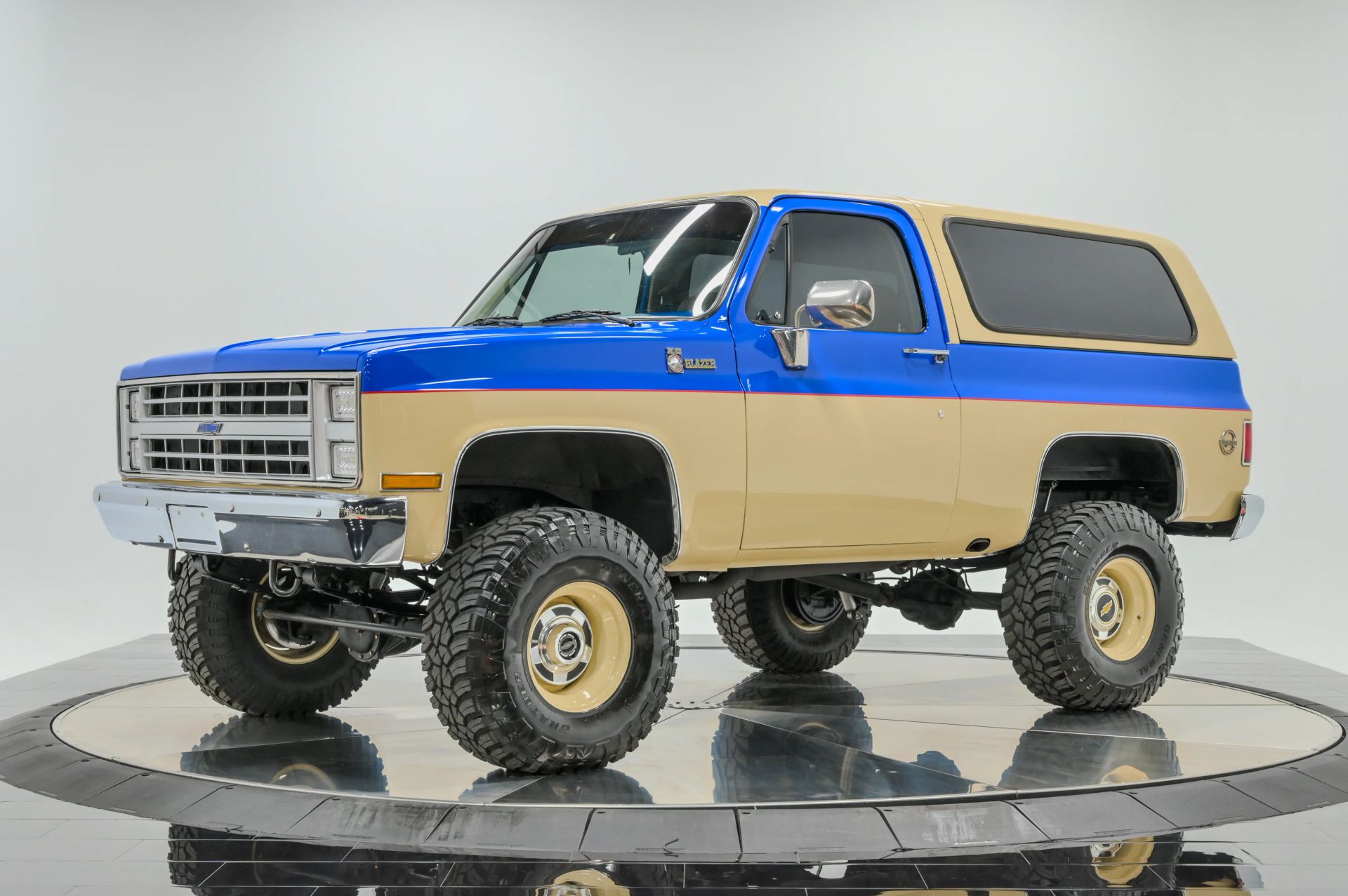 1987 Chevrolet Blazer K5 Sierra 2D SUV 4WD - photo 1 of 55